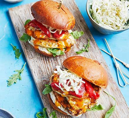 https://www.pontalo.net - 15-minute chicken & halloumi burgers