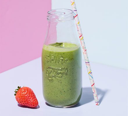 https://www.pontalo.net - Strawberry green goddess smoothie