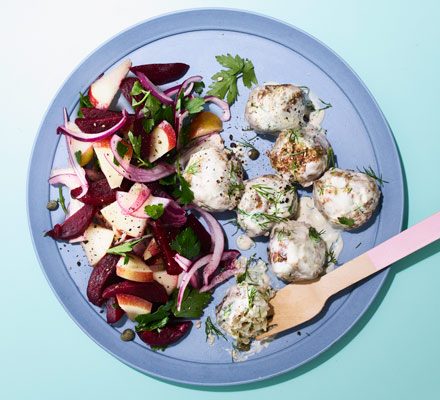 https://www.pontalo.net - Swedish meatballs with beetroot & apple salad