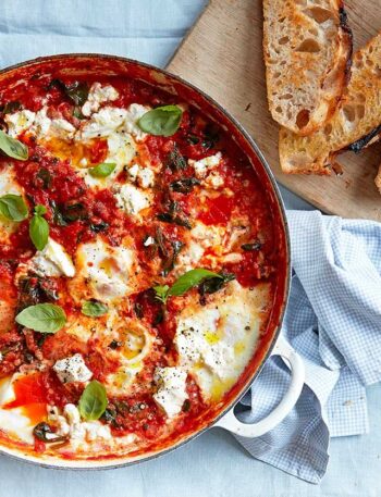 https://www.pontalo.net - Baked eggs with spinach