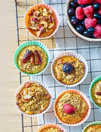 https://www.pontalo.net - Banana oat muffins with mix & match toppings