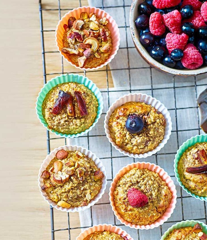 https://www.pontalo.net - Banana oat muffins with mix & match toppings