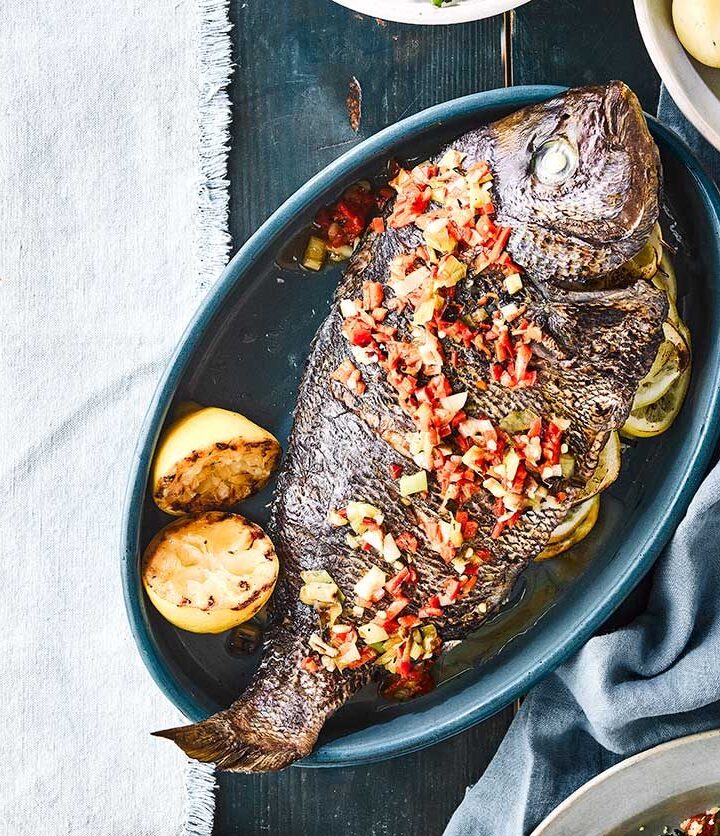 https://www.pontalo.net - Barbecued bream with spring onions