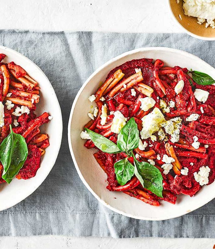 https://www.pontalo.net - Beetroot & feta pasta