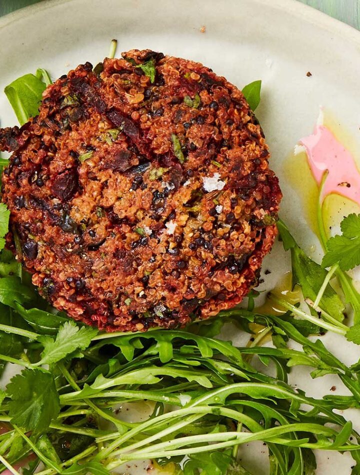 https://www.pontalo.net - Vegan beetroot & quinoa burgers