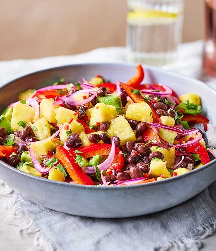 https://www.pontalo.net - Black bean & pineapple salad bowl