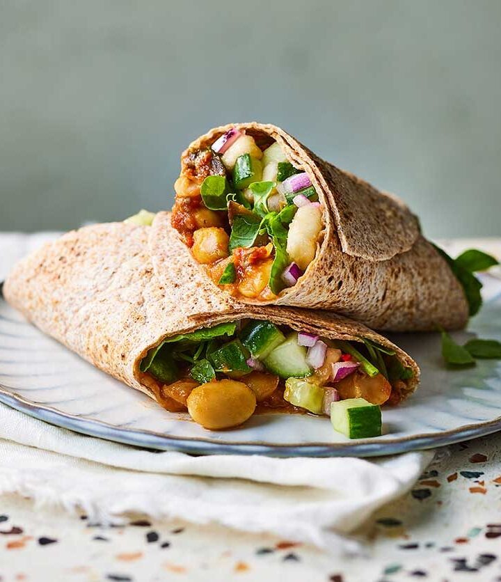 https://www.pontalo.net - Butter bean curry wraps