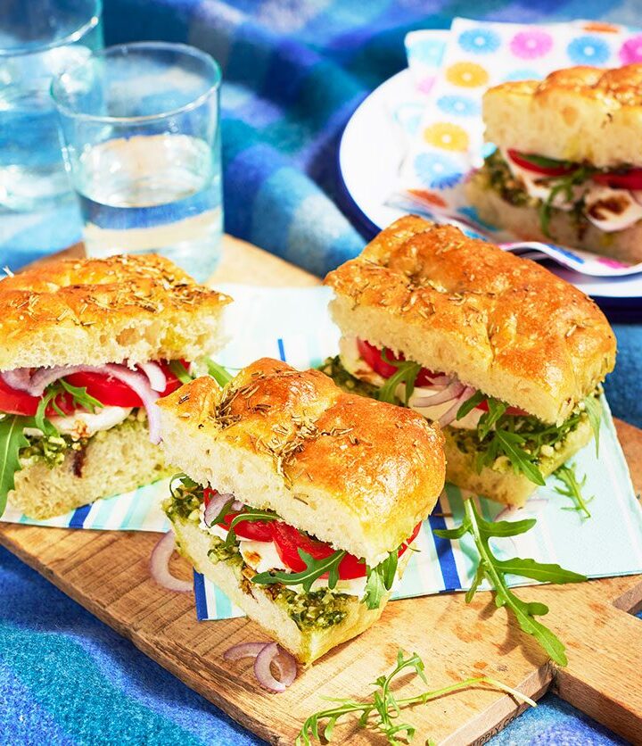 https://www.pontalo.net - Caprese sandwich