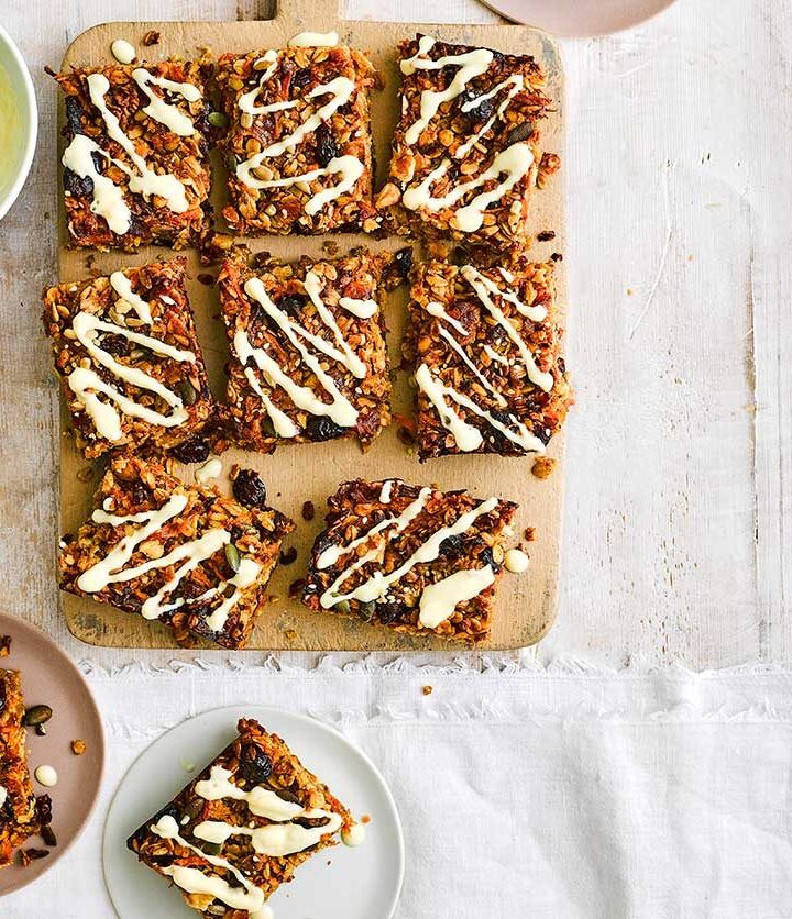 https://www.pontalo.net - Carrot cake fridge flapjacks