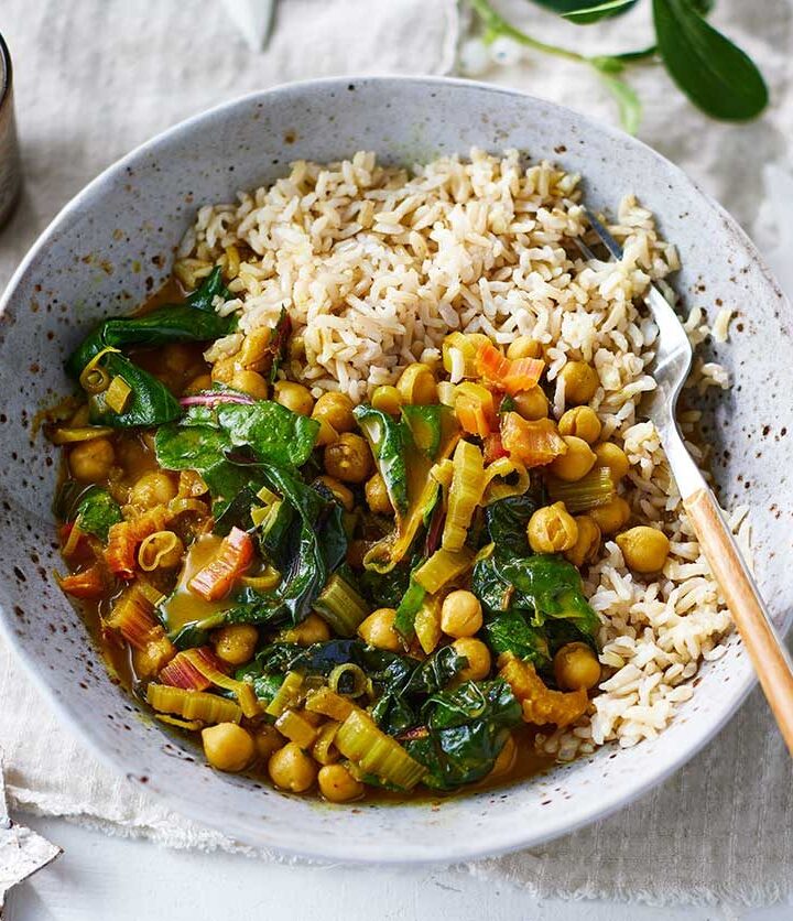 https://www.pontalo.net - Quick chickpea & chard tamarind curry