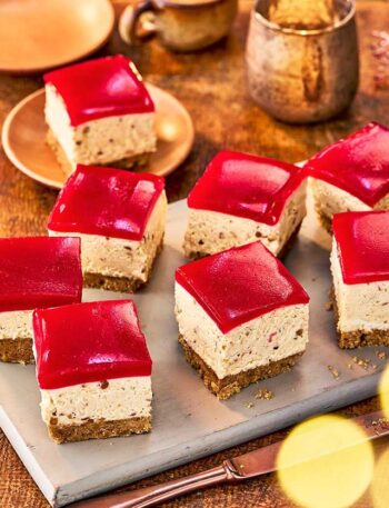 https://www.pontalo.net - No-bake PB&J cheesecake squares