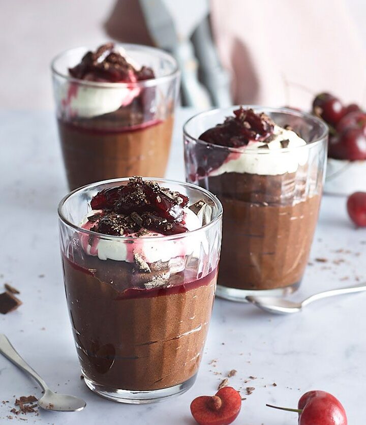 https://www.pontalo.net - Dark chocolate pots with cherry compote