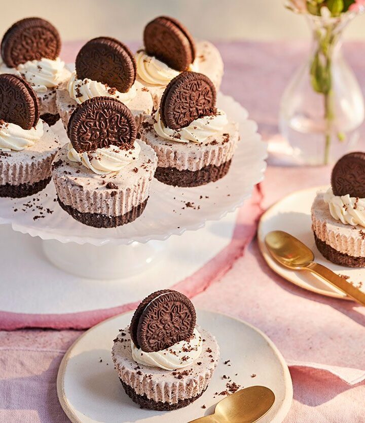 https://www.pontalo.net - Chocolate sandwich cookie ice cream cupcakes