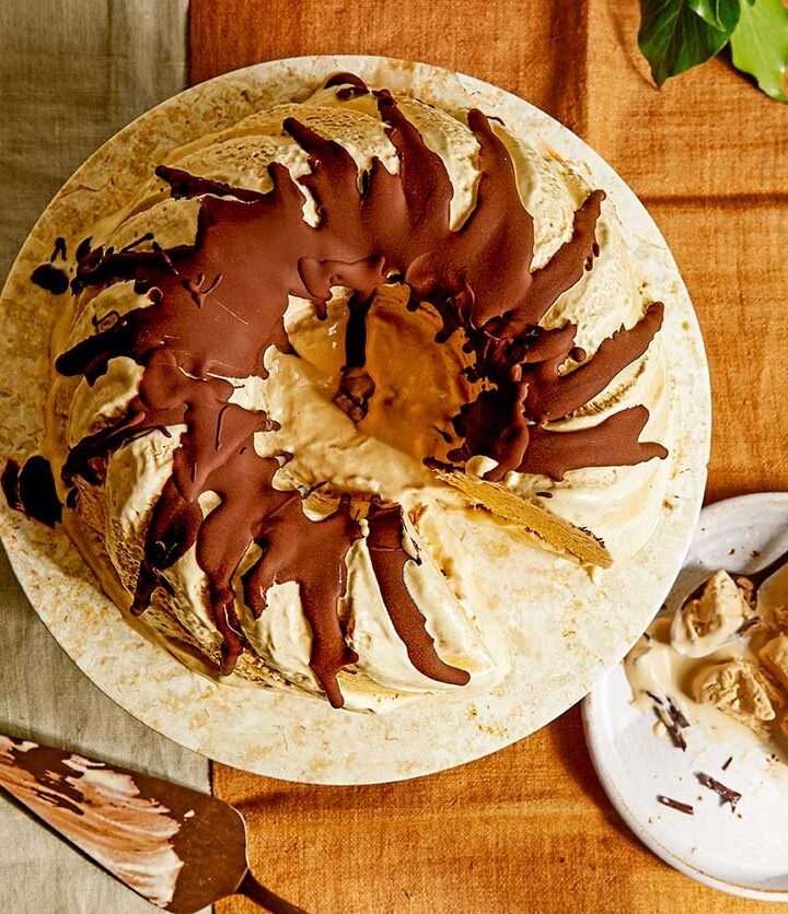 https://www.pontalo.net - Coffee & Irish cream semifreddo wreath