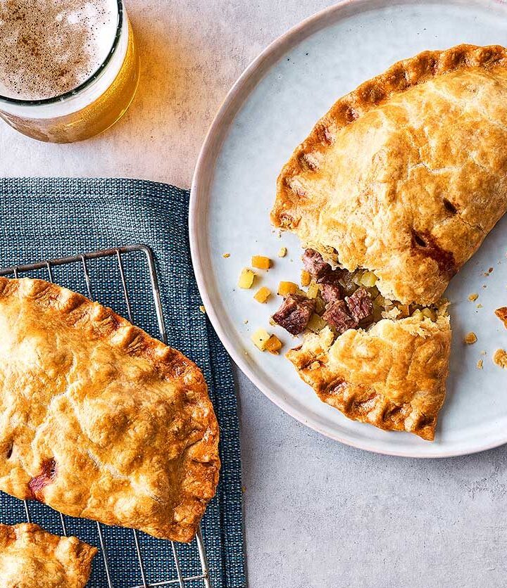 https://www.pontalo.net - Beef pasties