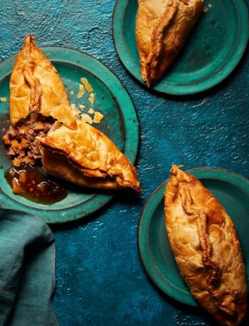 https://www.pontalo.net - Cornish pasty