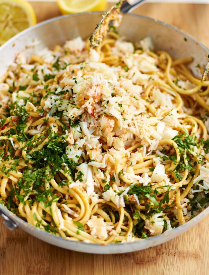 https://www.pontalo.net - Crab linguine with chilli & parsley