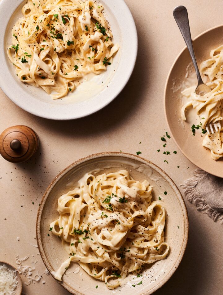 https://www.pontalo.net - Creamy garlic pasta