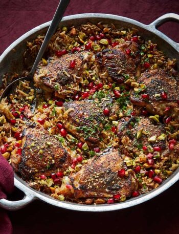 https://www.pontalo.net - Crispy za'atar chicken pilaf with pomegranate