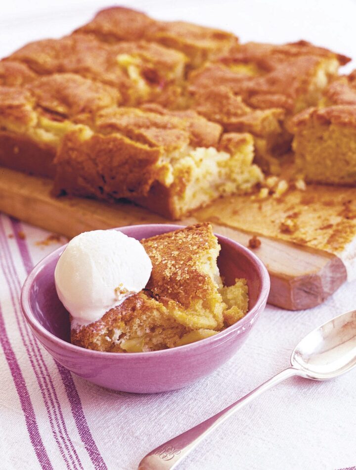 https://www.pontalo.net - Dorset apple traybake