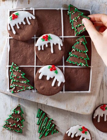 https://www.pontalo.net - Edible Christmas noughts & crosses