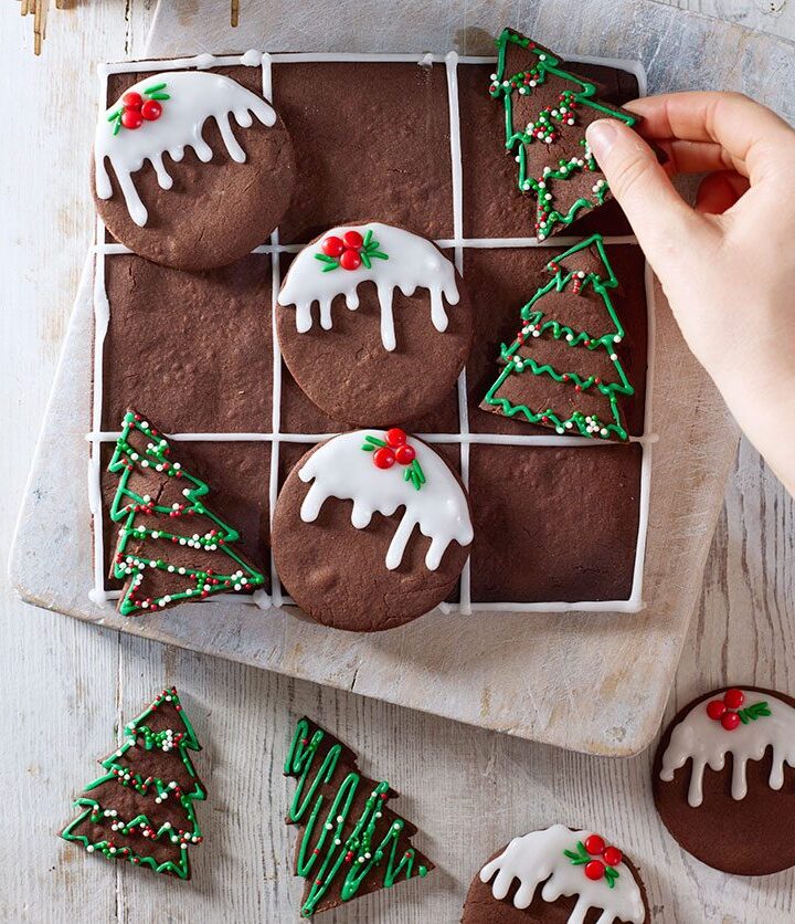 https://www.pontalo.net - Edible Christmas noughts & crosses