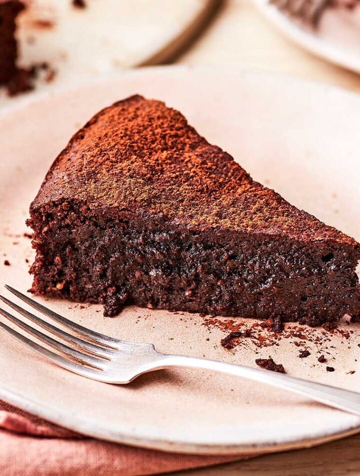 https://www.pontalo.net - Flourless chocolate & almond cake