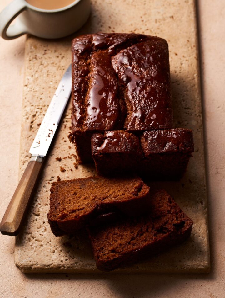 https://www.pontalo.net - Sticky ginger loaf cake