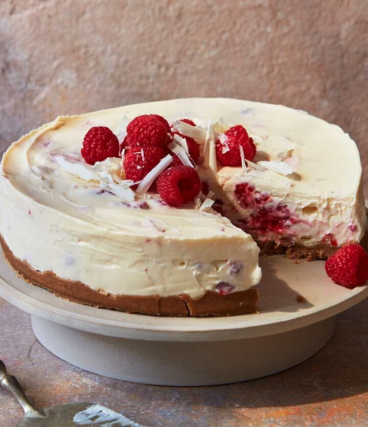 https://www.pontalo.net - Gluten-free white chocolate & raspberry cheesecake