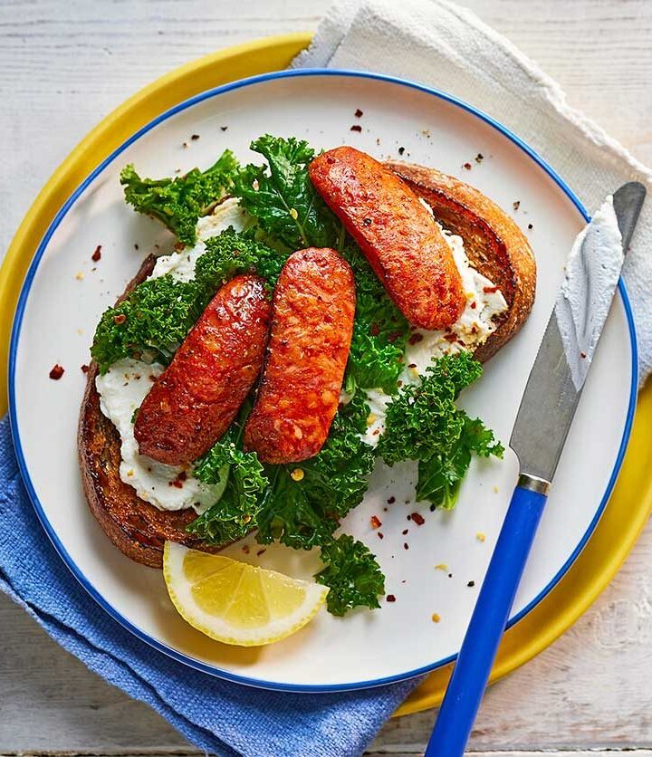 https://www.pontalo.net - Greens & chorizo on toast