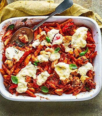 https://www.pontalo.net - Healthy chicken pasta bake