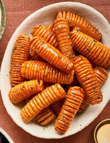 https://www.pontalo.net - Honeyed hasselback carrots