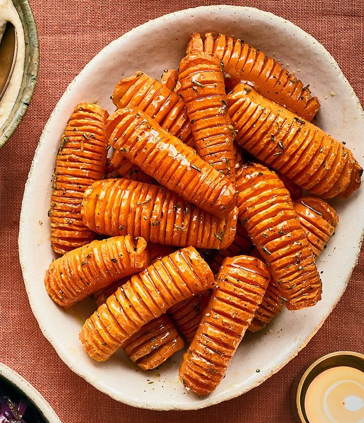 https://www.pontalo.net - Honeyed hasselback carrots