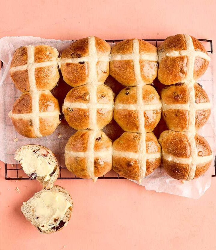 https://www.pontalo.net - Sourdough hot cross buns