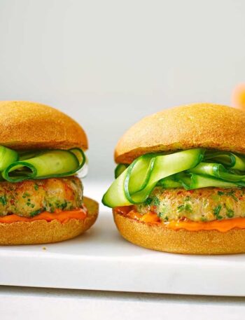 https://www.pontalo.net - Juicy prawn & lemongrass burgers