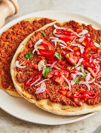 https://www.pontalo.net - Homemade Turkish lahmacun