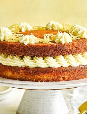 https://www.pontalo.net - Easy lemon layer cake