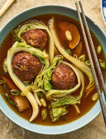 https://www.pontalo.net - Lionhead meatball soup