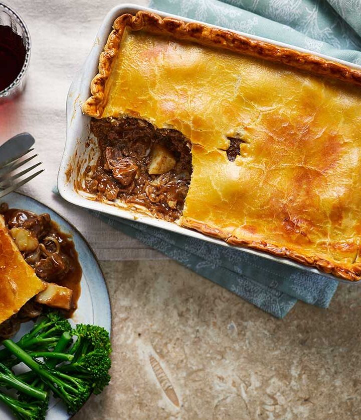 https://www.pontalo.net - Meat & potato pie