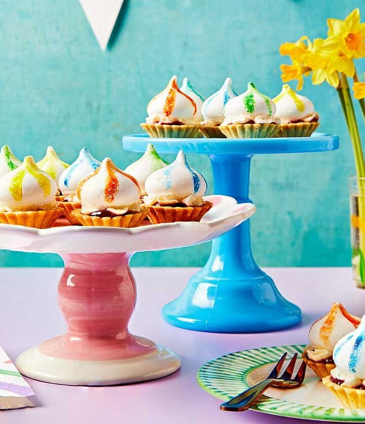 https://www.pontalo.net - Mini eton mess cheesecake tarts