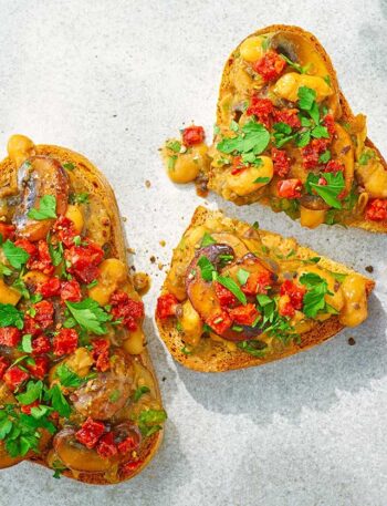 https://www.pontalo.net - Mushroom & butter bean toasts with crispy chorizo