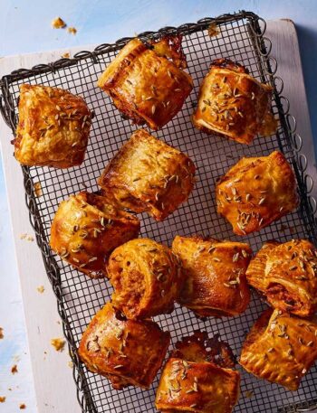 https://www.pontalo.net - Nduja sausage rolls