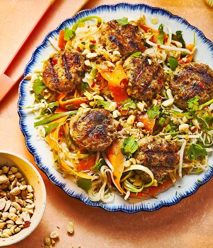 https://www.pontalo.net - Noodle salad with lemongrass pork patties