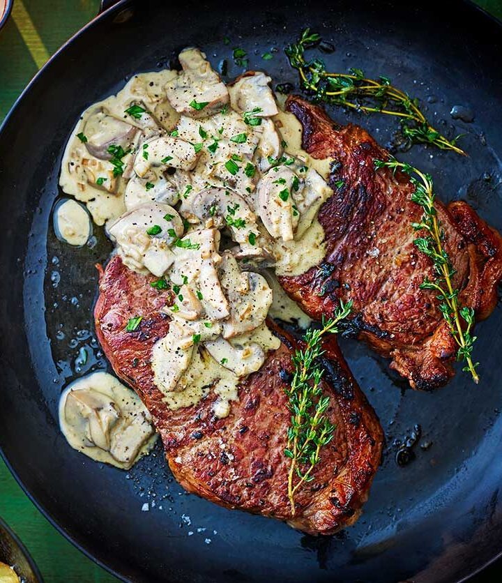 https://www.pontalo.net - One-pan sirloin steak & creamy mushroom sauce