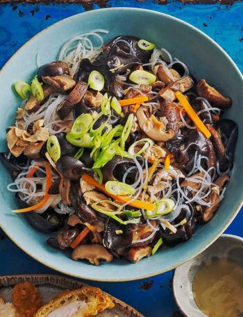 https://www.pontalo.net - One-pot glass noodles & braised Chinese mushrooms