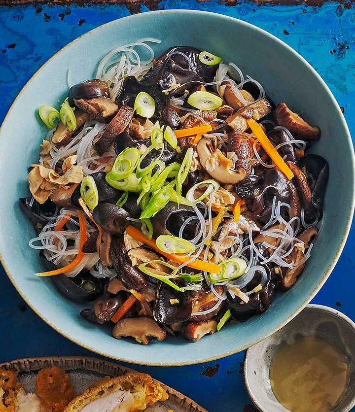 https://www.pontalo.net - One-pot glass noodles & braised Chinese mushrooms