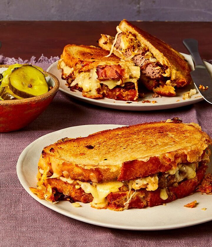 https://www.pontalo.net - Patty melt toasties