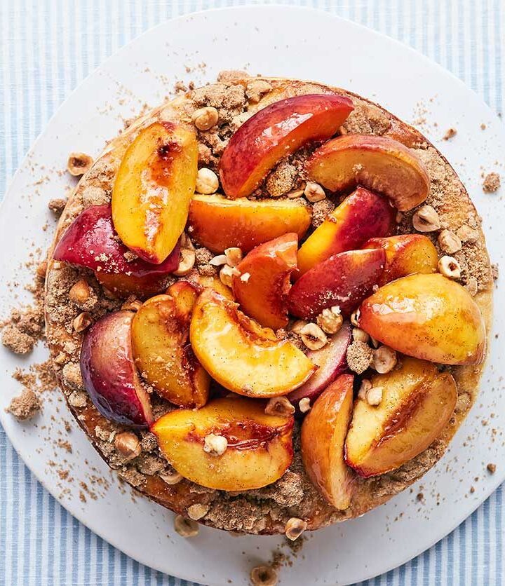 https://www.pontalo.net - Peach streusel cheesecake