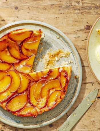 https://www.pontalo.net - Peach tarte tatin