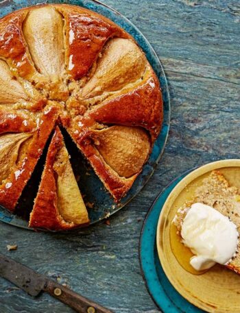 https://www.pontalo.net - Pear & yogurt spelt cake